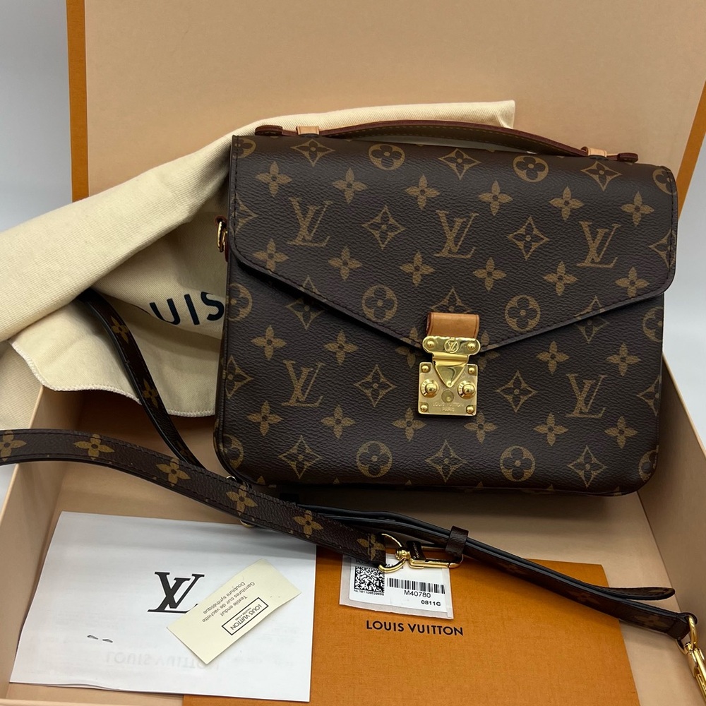 Authentic Louis Vuitton monogram Pochette Métis